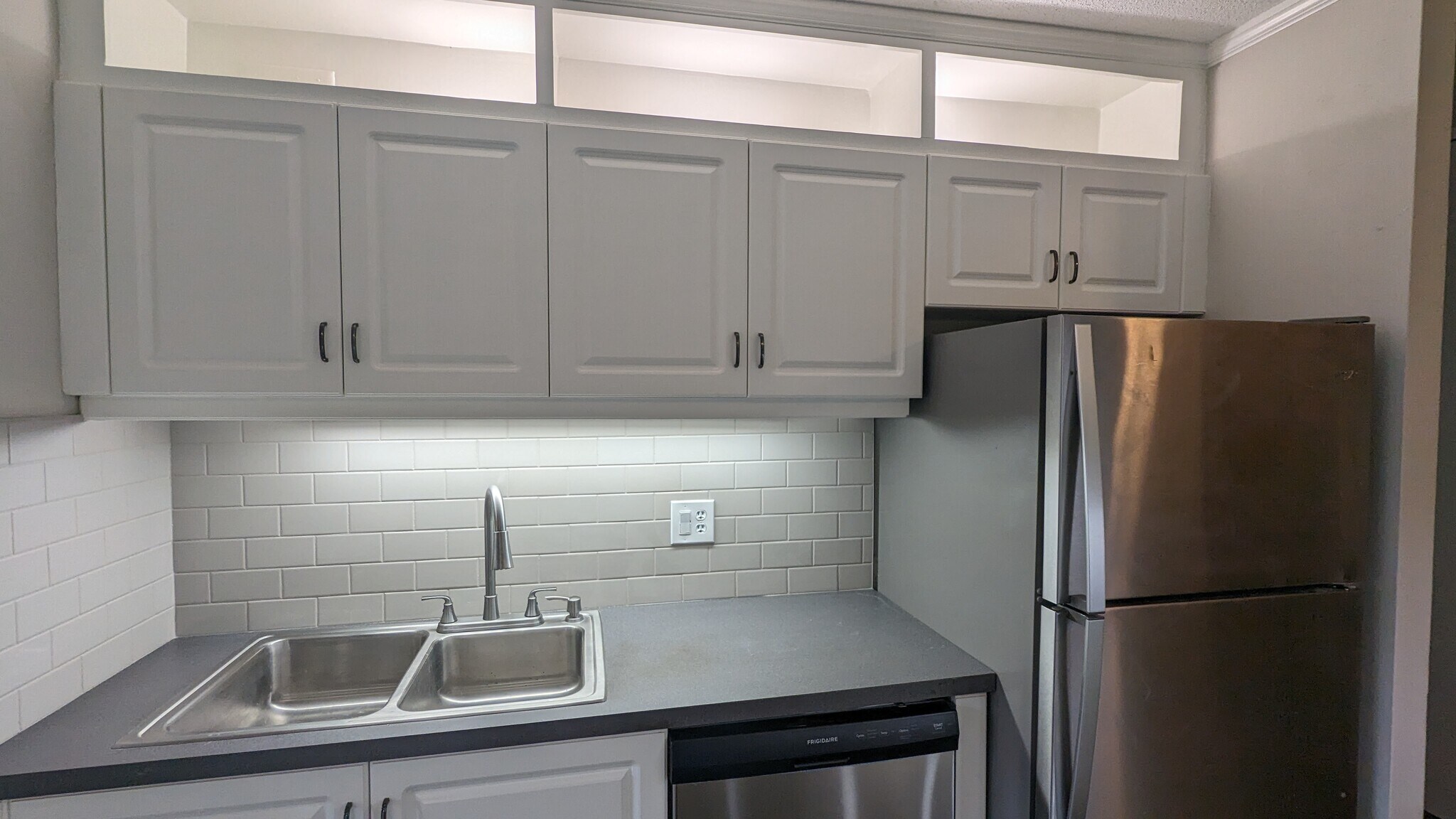 Building Photo - 2525 Main St