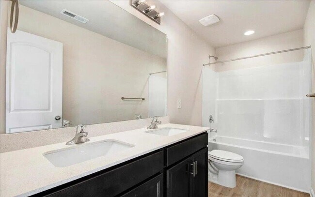 Building Photo - 107 Streamlet Dr
