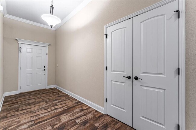Building Photo - 2091 Eagle Dr