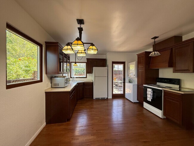 Building Photo - 507 Pullman St