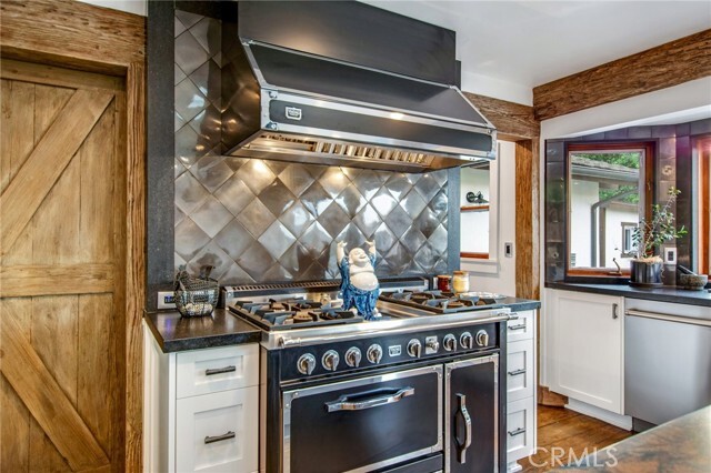 Building Photo - 27151 Mission Hills Dr