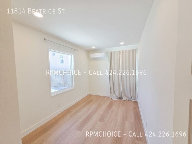 Building Photo - 11814 Beatrice St