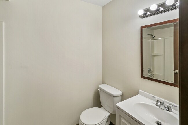 Building Photo - 2450 Terrace Ave