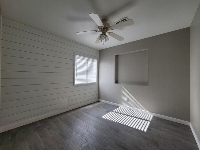 Building Photo - 9635 36th Ln