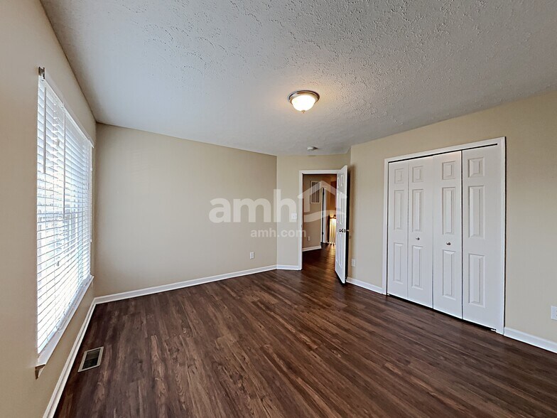 Building Photo - 2344 Hockett Dr