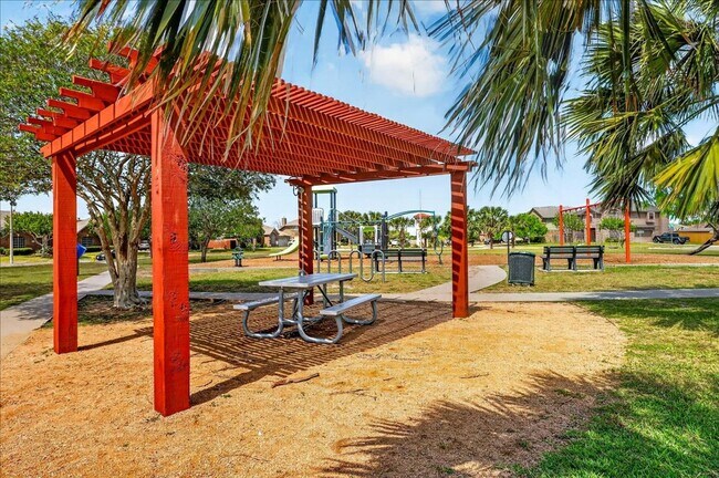 Building Photo - 7938 Rancho Vista Blvd E