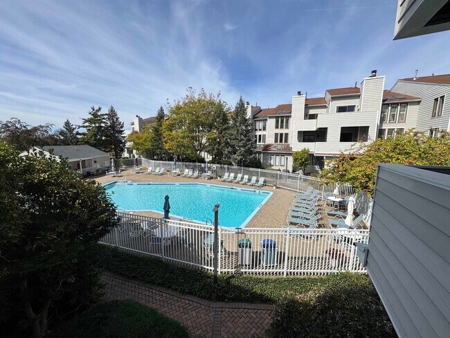 Building Photo - 819 Topsail Ln