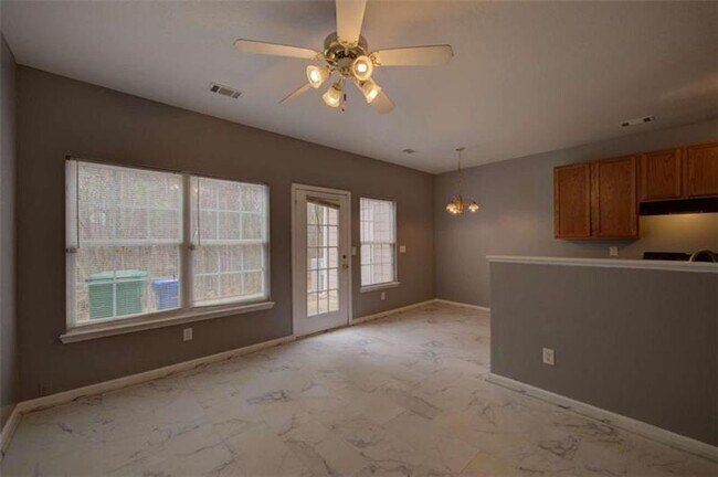 Building Photo - 2781 Snapfinger Manor