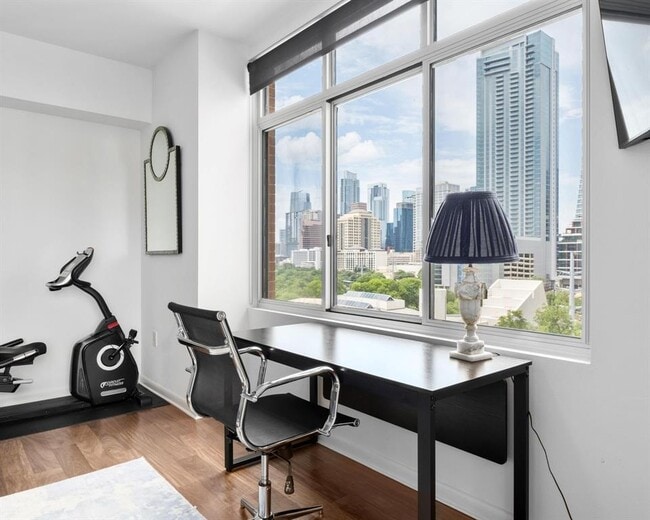 Building Photo - 54 Rainey St