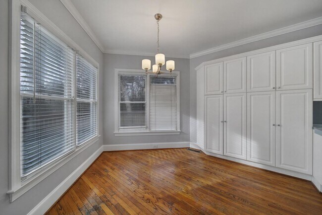 Building Photo - Spacious Four Bedroom Home!