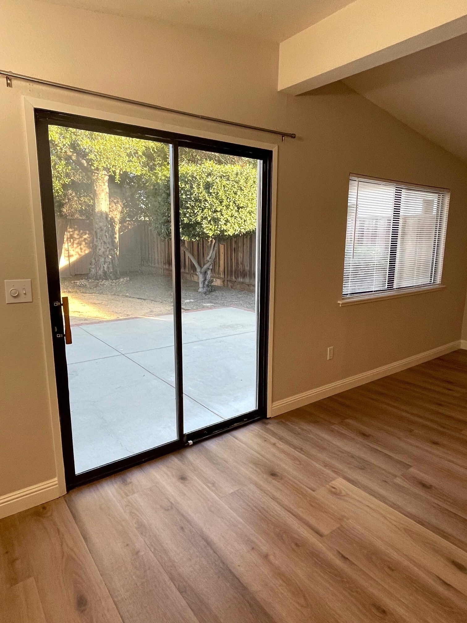 Building Photo - 10210 Sterling Blvd