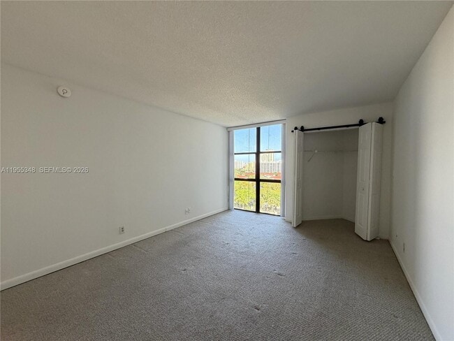 Building Photo - 18181 NE 31st Ct