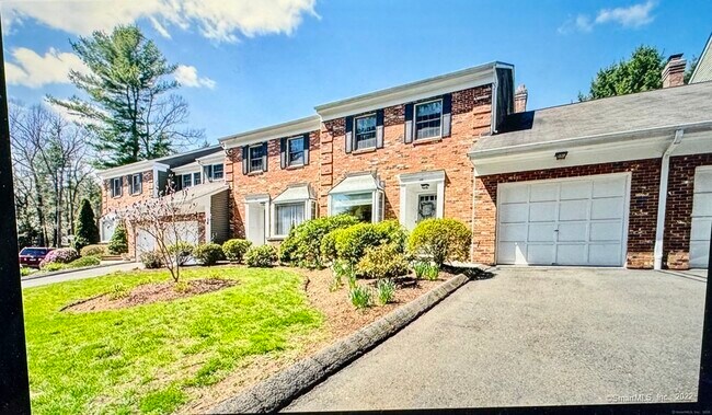 Building Photo - 136 Tunxis Vlg