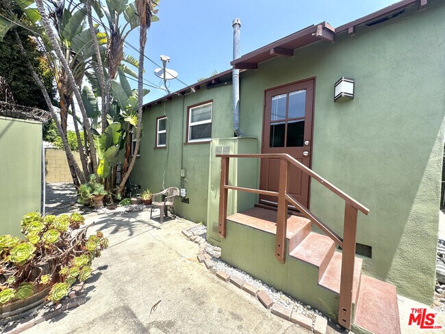 Building Photo - 5153 Overland Ave