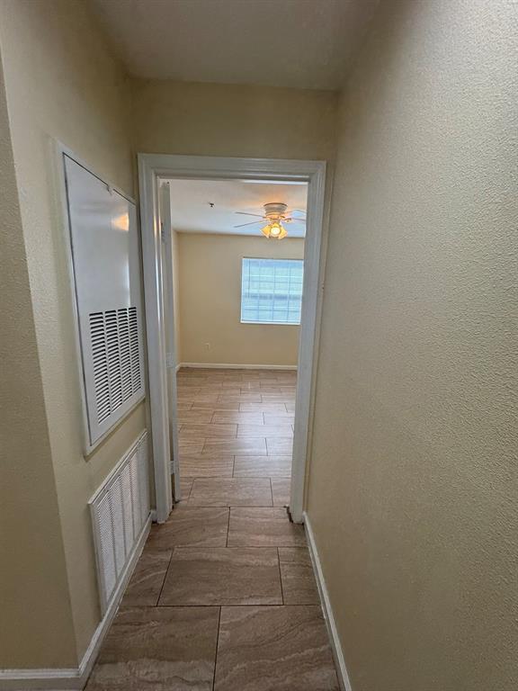 Building Photo - 717 Richcrest Dr