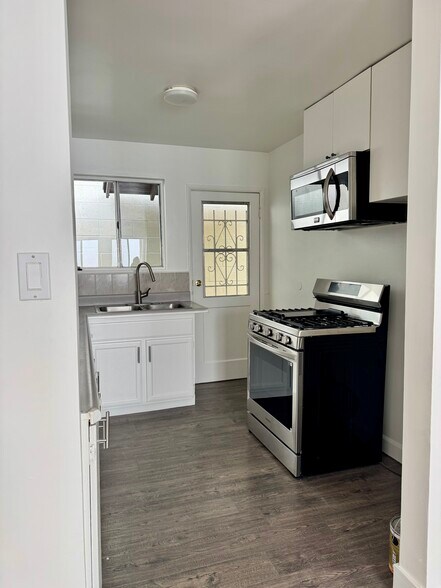 Building Photo - 13429 Beach Ave
