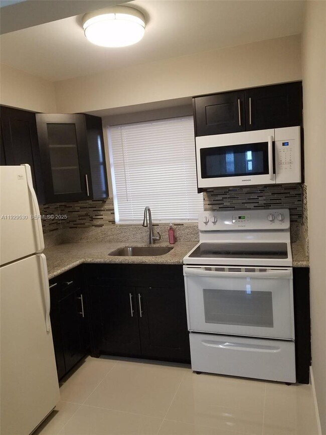 Building Photo - 1859 Wiley St