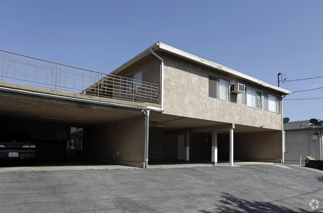 Building Photo - The Gates Apartments