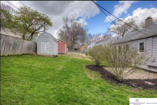 Building Photo - Charming 2 Bedroom Near Blackstone!!