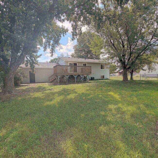 Building Photo - 9755 Nathan Ln N