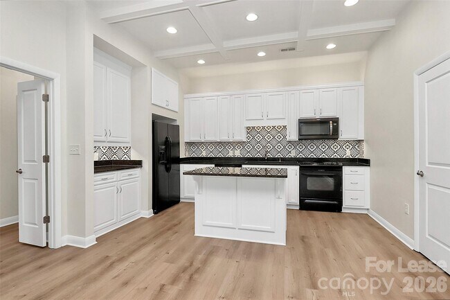 Building Photo - 450 New Bern Station Ct