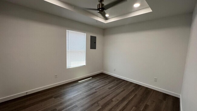 Building Photo - 4004 Jenna Ln