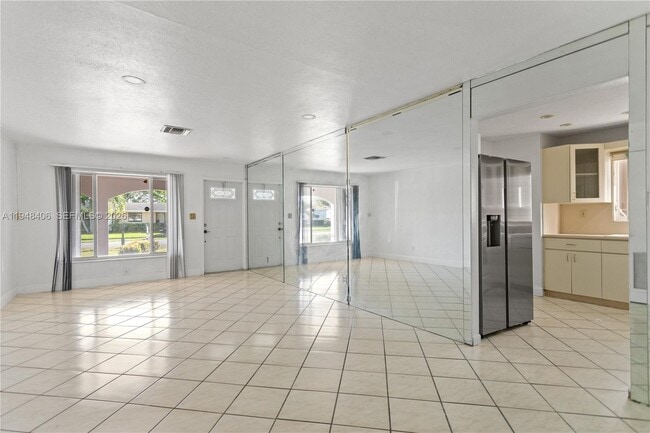 Building Photo - 3521 NW 18th Pl