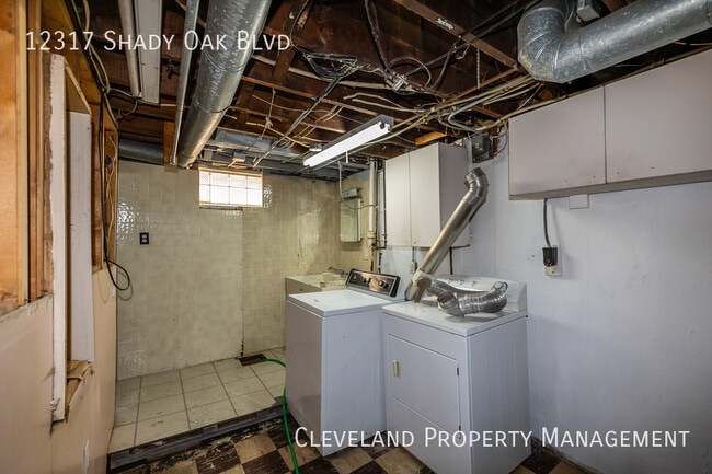 Building Photo - Updated Garfield Hts Bungalow