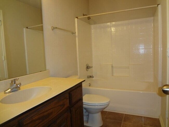 Building Photo - 5405 Soledad Dr