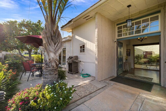 Building Photo - Luxury Golf Course Retreat in Indian Wells