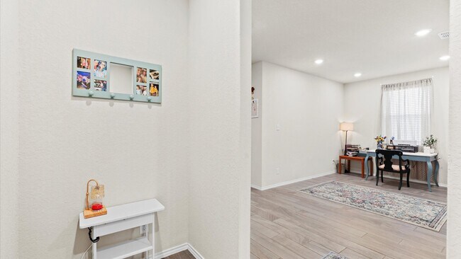 Building Photo - 2437 Hiddenbrooke Trace