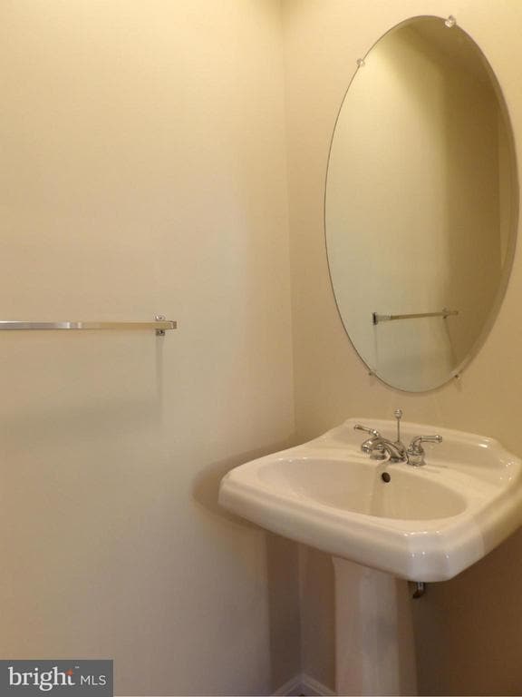 Building Photo - 4142 Fairfax Center Creek Dr