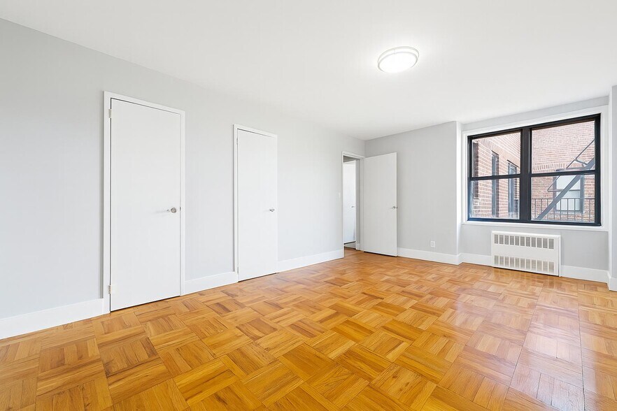 Building Photo - 525-527 Riverdale Avenue