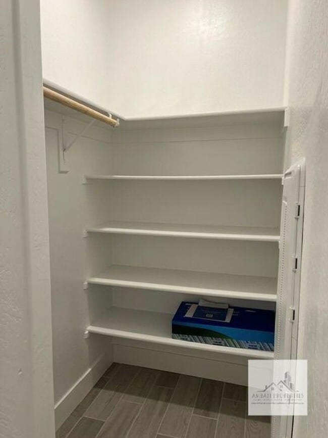 Building Photo - Beautiful Newer 3 Bedrooms 2.5 Baths Home with SOLAR!!!