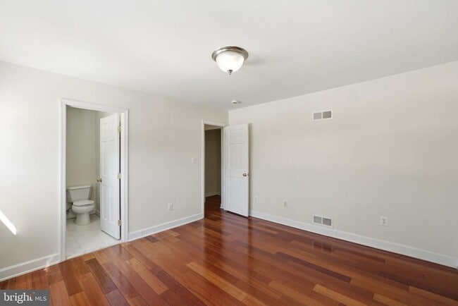 Building Photo - 5205 Brookeway Dr