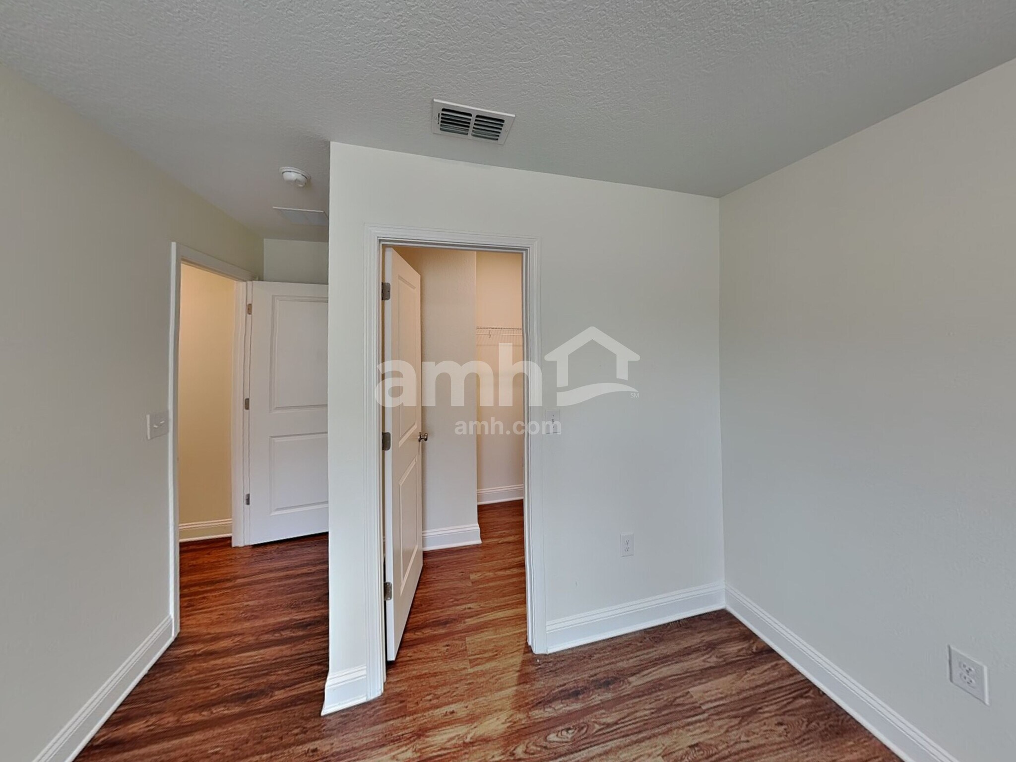Building Photo - 2939 Hill Valley Ln