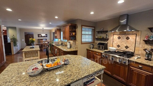 Building Photo - 22882 Carriage Dr