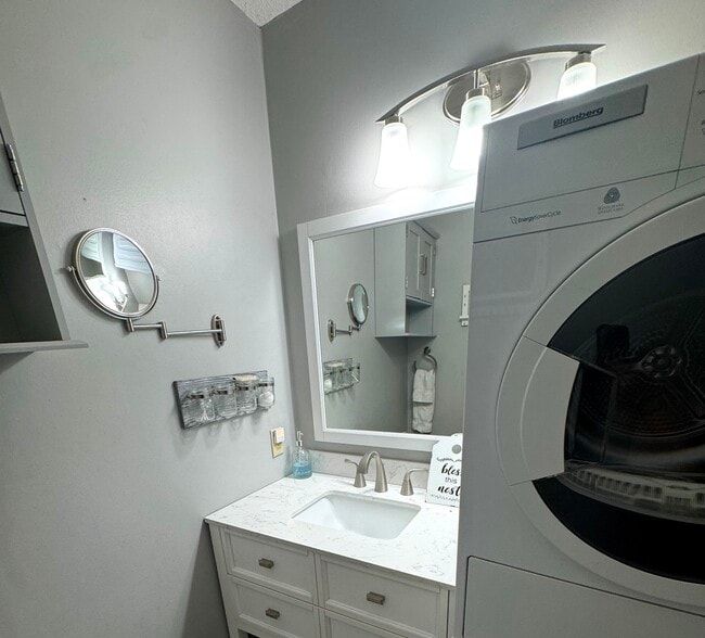 Building Photo - 160 Whitney Blvd