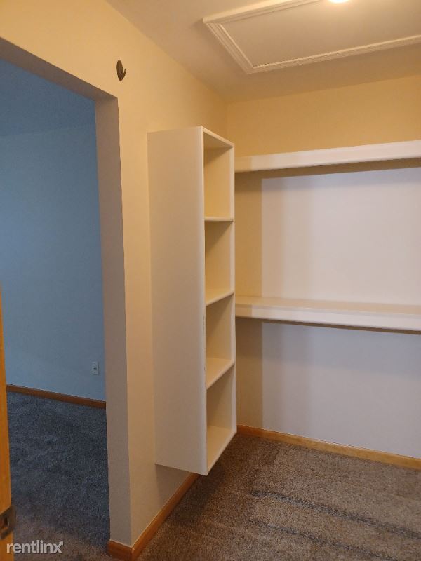 Building Photo - 2 br, 1 bath Condo - 2222 Frazho Rd