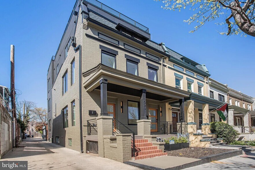 Building Photo - 1023 Irving St NW