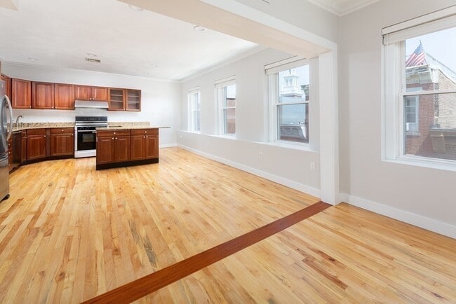 Building Photo - 38 N Bennet St