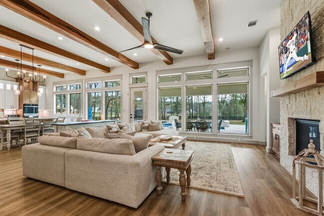 Building Photo - 21359 Monarch Dr