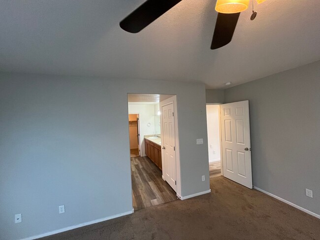 Building Photo - Rooftop Views and 3bed house for rent