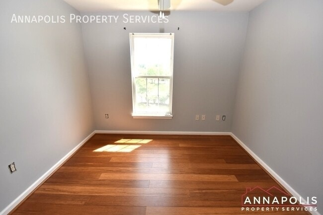 Building Photo - 916 Glaze Ct