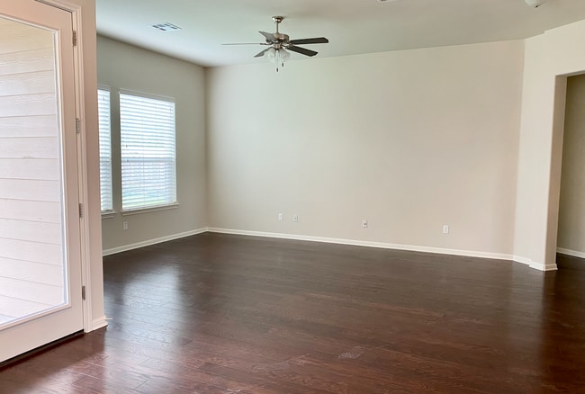 Building Photo - 2904 Tempe Dr