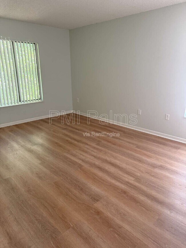 Building Photo - 1236 Pine Ridge Cir W