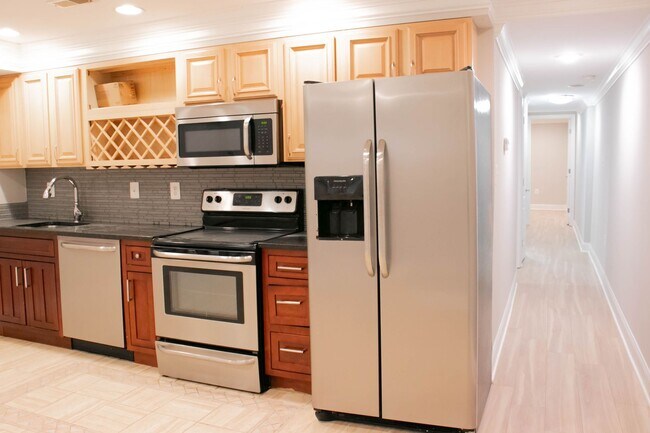 Building Photo - 607 P St NW