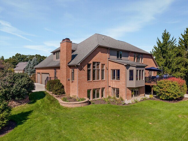 Building Photo - 7040 Royal Villa Ct