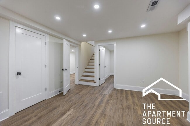 Building Photo - 4638 N Hamilton Ave