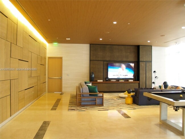 Building Photo - 55 SW 9th St